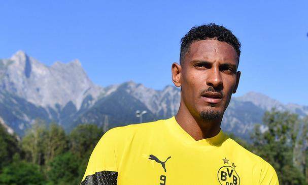 开云体育app下载入口-阿莱与多特蒙德遭晴天霹雳，重复投资or扶正妖童？